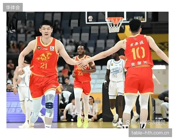 胡金秋在内线展现统治级表现，高效的篮下终结能力帮助广厦拿下天王山之战。